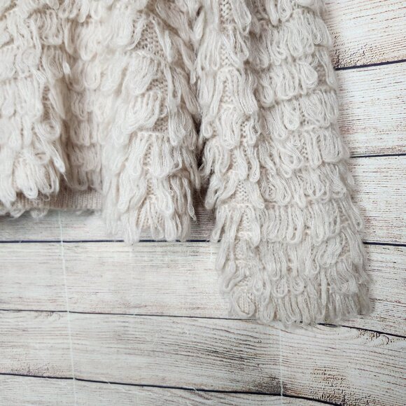 ASTR The Label Short Shaggy Loop Knit Cardigan Beige Sweater Size M Wool Blend - Picture 13 of 15